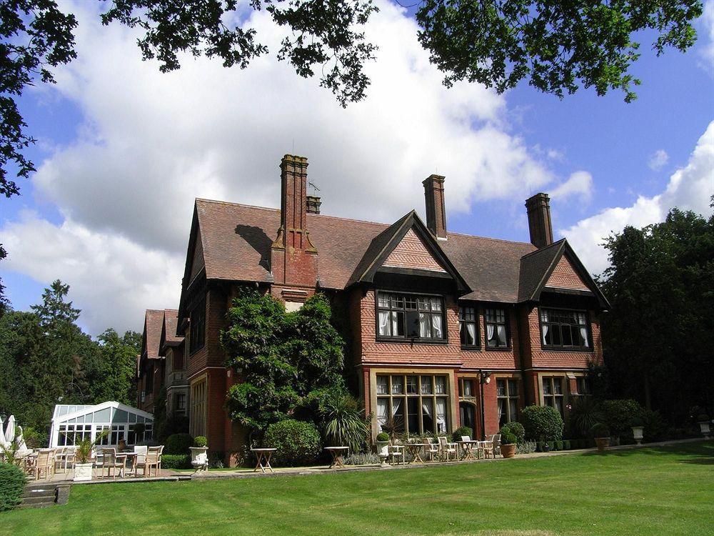 Stanhill Court Hotel Charlwood Exterior photo