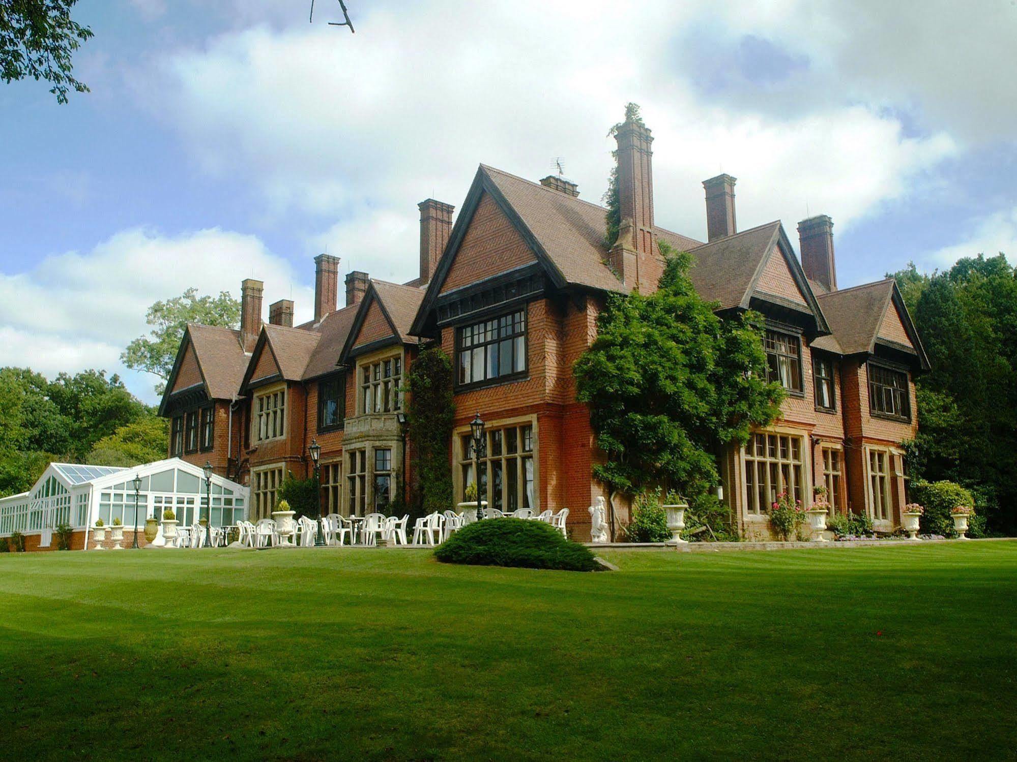 Stanhill Court Hotel Charlwood Exterior photo